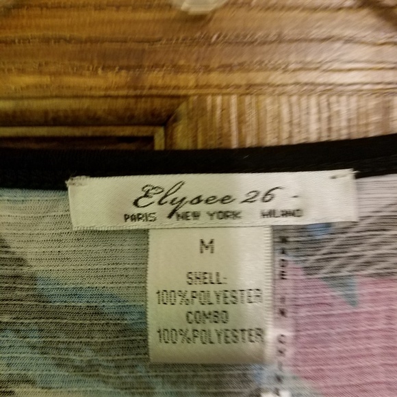 Women's blouse - Picture 2 of 3